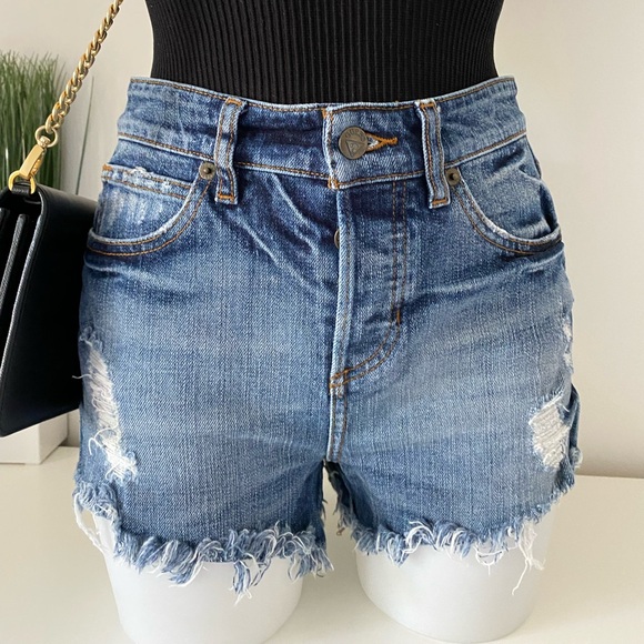 Guess Jean Shorts - Picture 2 of 7